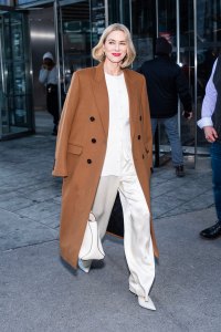 Naomi Watts 4 quick changes